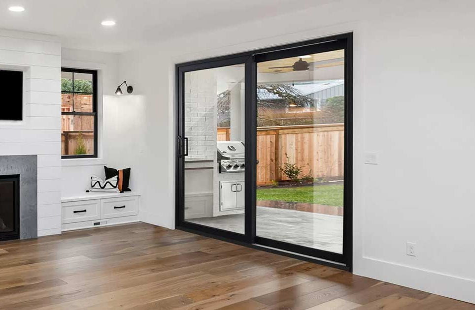 Aluminium sliding patio door configuration