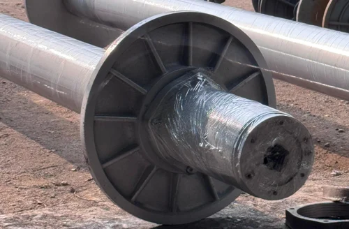 Aluminium loom beam section for textile machinery